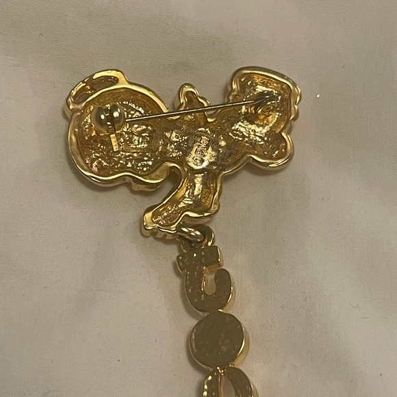 Vintage 80s Precious Moments Joy Christmas brooch. Gold tone pink rhinestone. - Picture 4 of 4